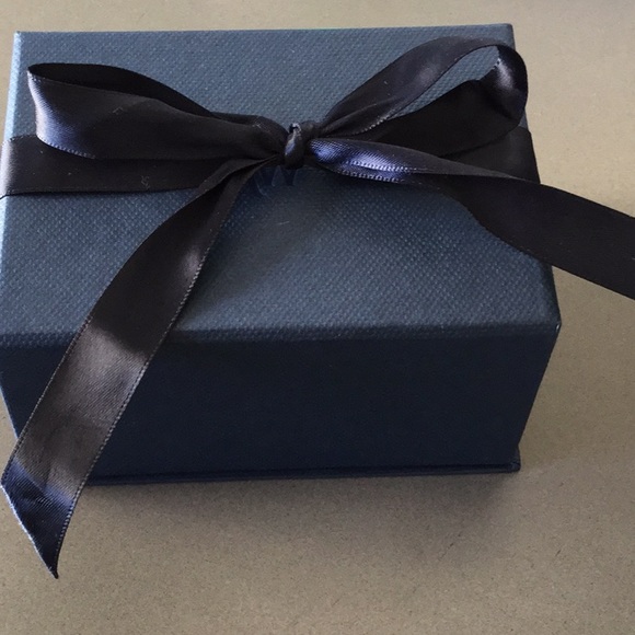 Raymond Weil Geneva Women’s Watch Mother Of Pearl - Picture 4 of 7